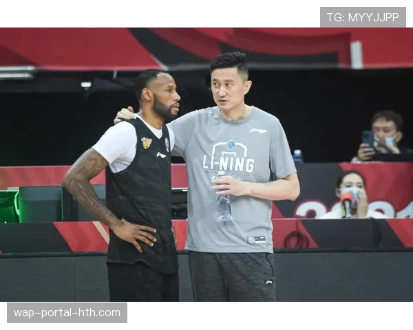 “蜜糖”奥马利因伤退赛，科里-桑德哈根临时顶替出战